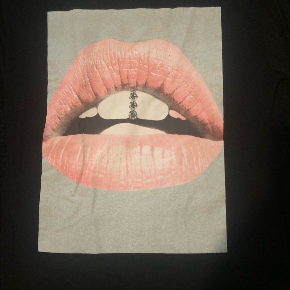 Like new Fashion Nova graphic long sleeve shirt - Picture 2 of 3